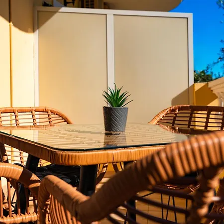 Stefanias Prasoudi *