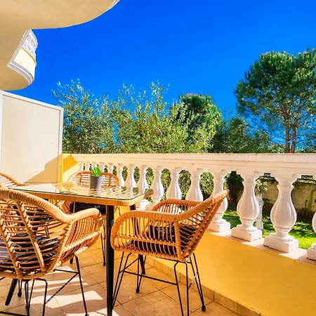 Stefanias Prasoudi Apartment *